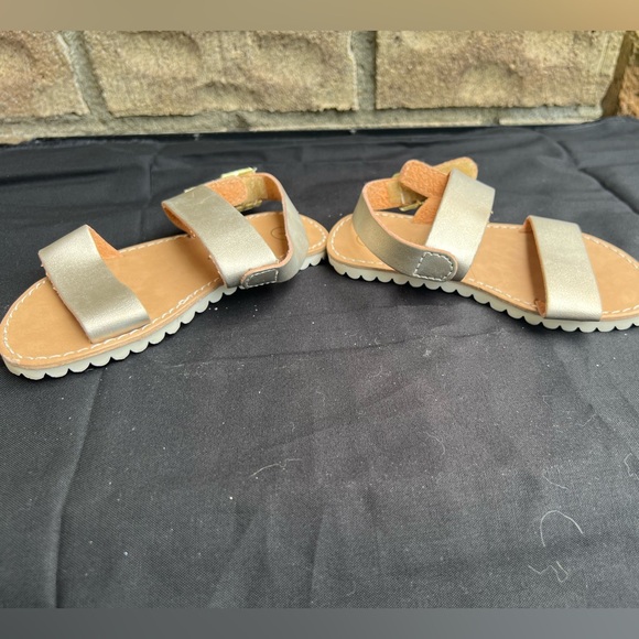 Cat And Jack Silver Sandals With Straps Kid Girls Size 7 - Picture 3 of 7